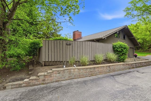 420-9 Chandler Drive, Aurora, OH 44202