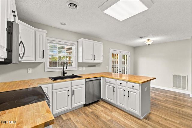 11 Mannington Court, Johnson City, TN 37604