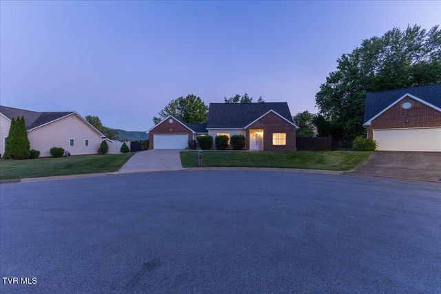 11 Mannington Court, Johnson City, TN 37604