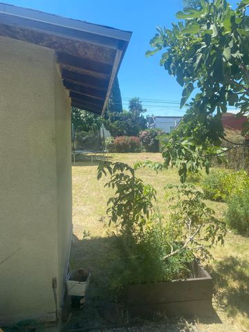 3011 Anne St, Stockton, CA 95206