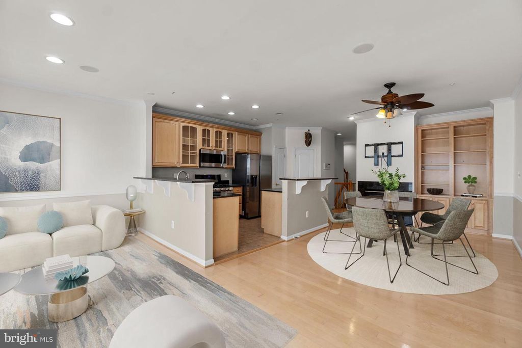 Image 10 of property listing at 10228 RUTLAND ROUND RD #26, Columbia, MD 21044