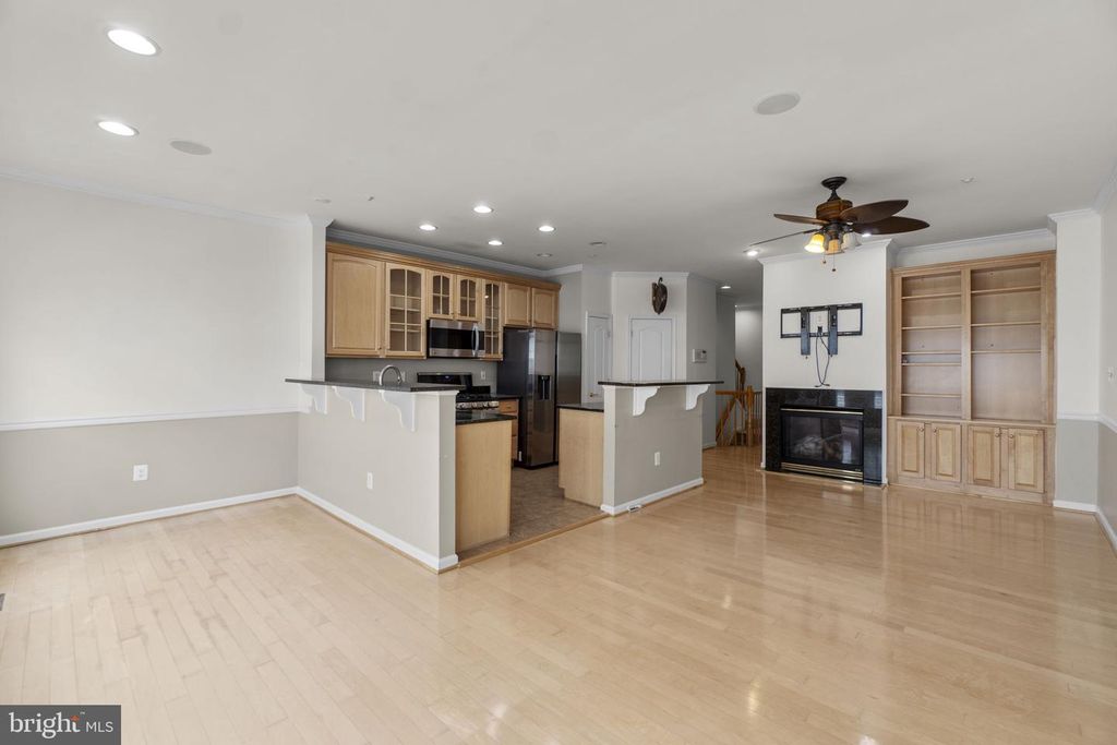Image 11 of property listing at 10228 RUTLAND ROUND RD #26, Columbia, MD 21044