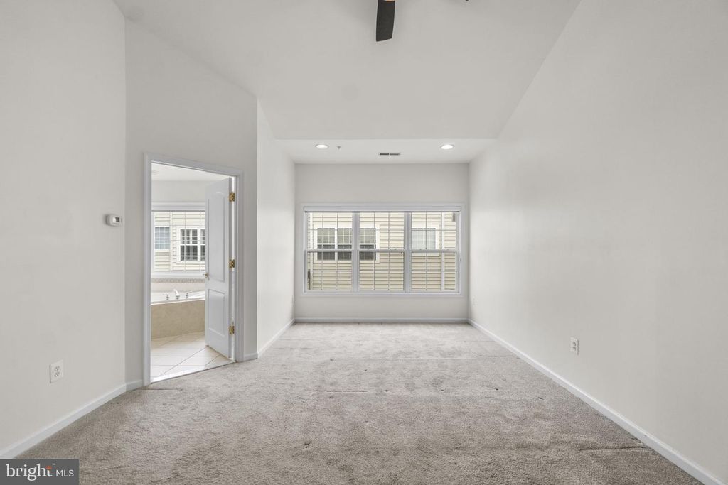 Image 15 of property listing at 10228 RUTLAND ROUND RD #26, Columbia, MD 21044