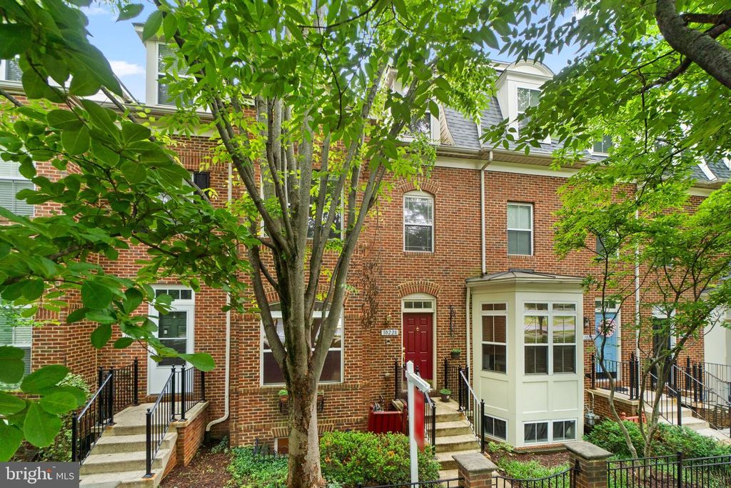 Image 2 of property listing at 10228 RUTLAND ROUND RD #26, Columbia, MD 21044