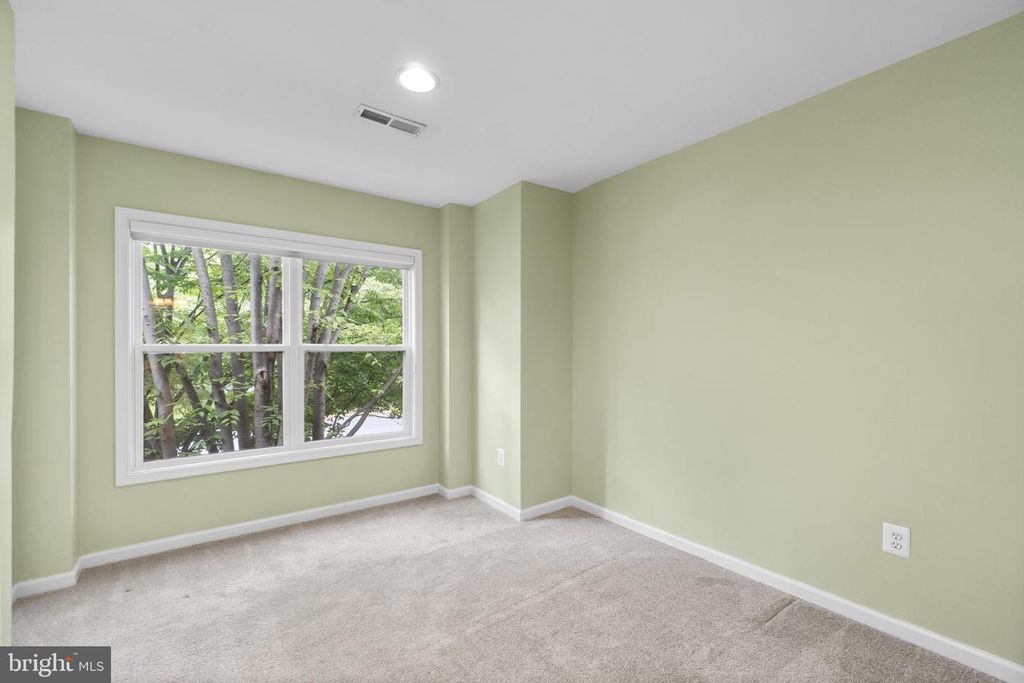 Image 23 of property listing at 10228 RUTLAND ROUND RD #26, Columbia, MD 21044