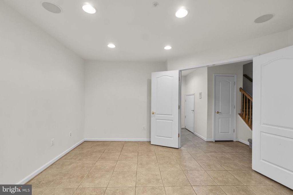 Image 30 of property listing at 10228 RUTLAND ROUND RD #26, Columbia, MD 21044