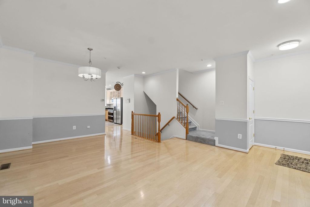 Image 4 of property listing at 10228 RUTLAND ROUND RD #26, Columbia, MD 21044