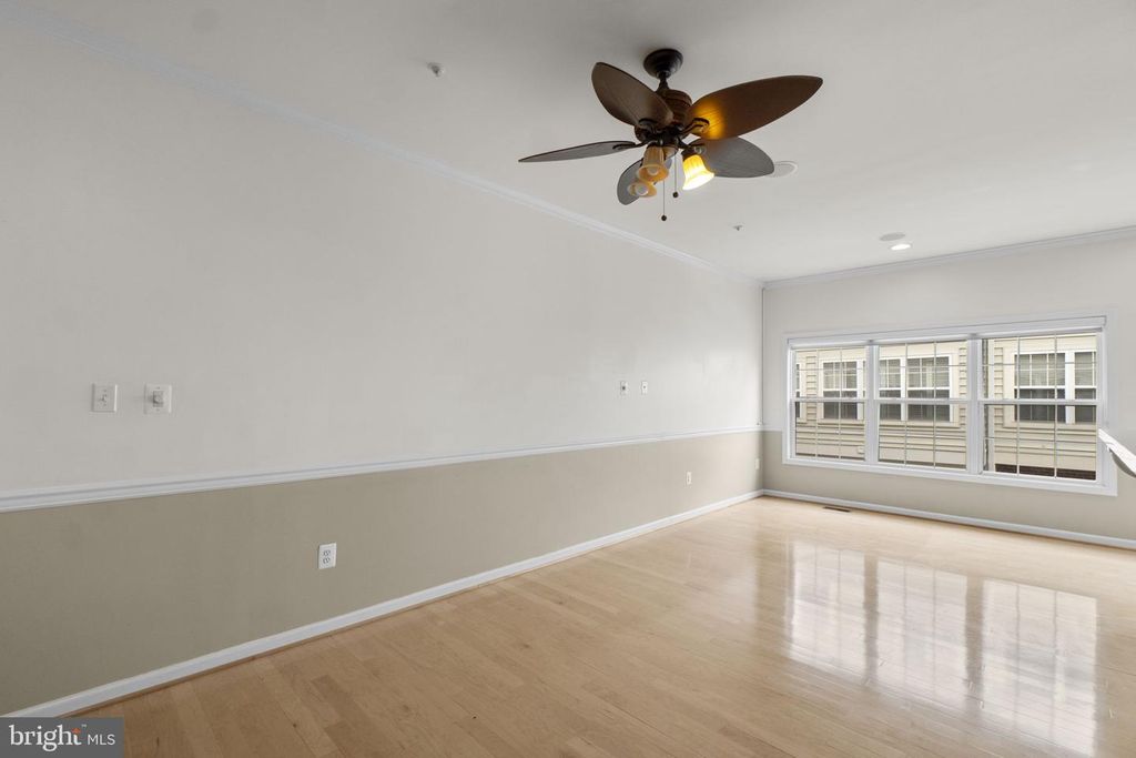 Image 8 of property listing at 10228 RUTLAND ROUND RD #26, Columbia, MD 21044
