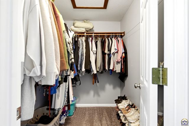 5225 NW Arroyo CT, Topeka, KS 66618