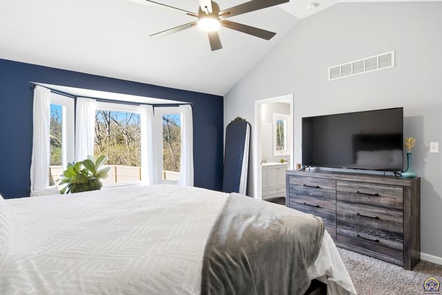 5225 NW Arroyo CT, Topeka, KS 66618