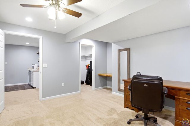 5225 NW Arroyo CT, Topeka, KS 66618