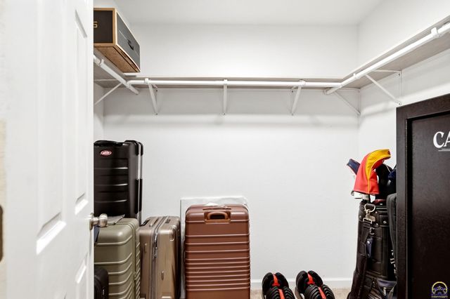 5225 NW Arroyo CT, Topeka, KS 66618