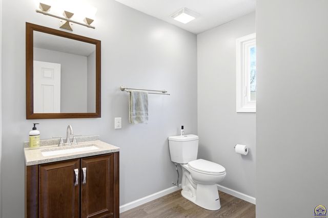 5225 NW Arroyo CT, Topeka, KS 66618