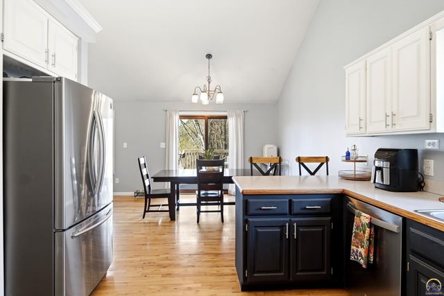 5225 NW Arroyo CT, Topeka, KS 66618