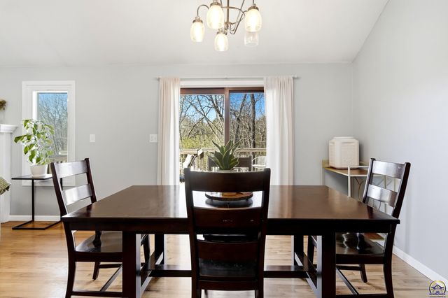 5225 NW Arroyo CT, Topeka, KS 66618