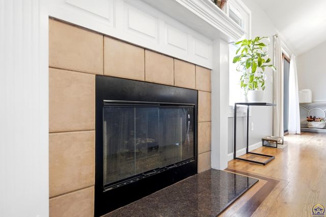 5225 NW Arroyo CT, Topeka, KS 66618