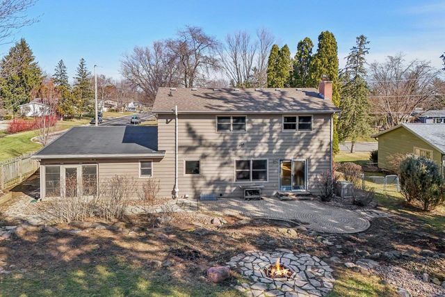 203 Melody Lane, Verona, WI 53593