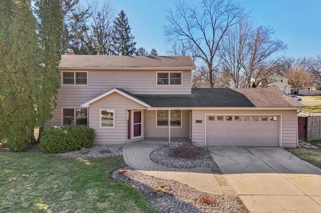 203 Melody Lane, Verona, WI 53593