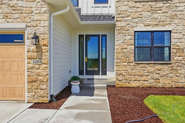 1204 Timber Trail, Solon, IA 52333