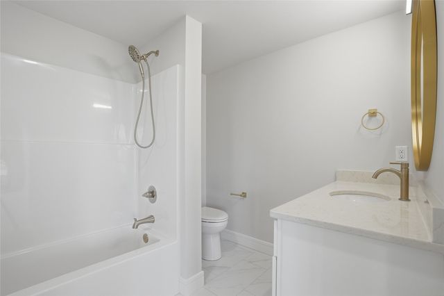 1204 Timber Trail, Solon, IA 52333