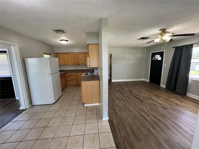 460 MOUNT VERNON COURT, Eustis, FL 32726