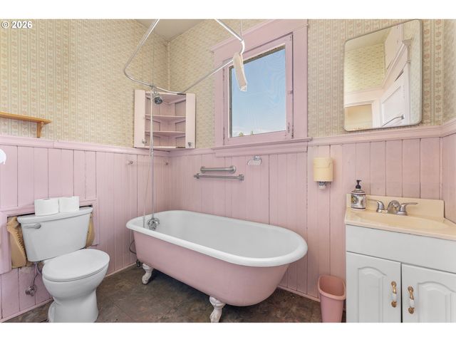 4835 Se KELLY St, Portland, OR 97206