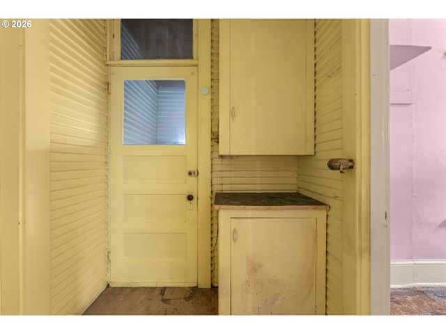 4835 Se KELLY St, Portland, OR 97206