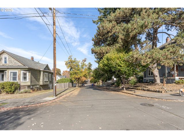 4835 Se KELLY St, Portland, OR 97206