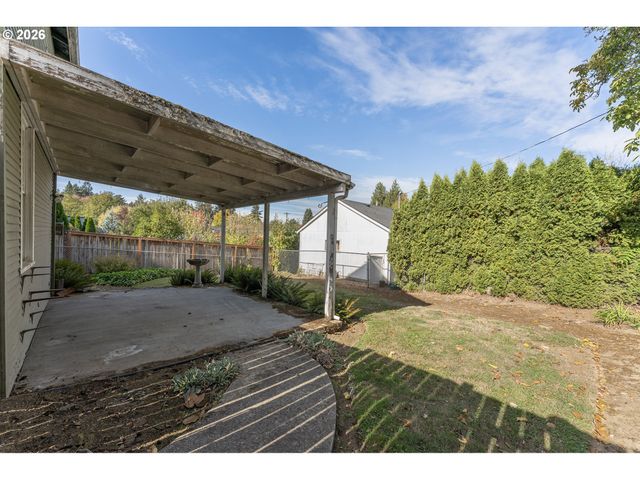 4835 Se KELLY St, Portland, OR 97206