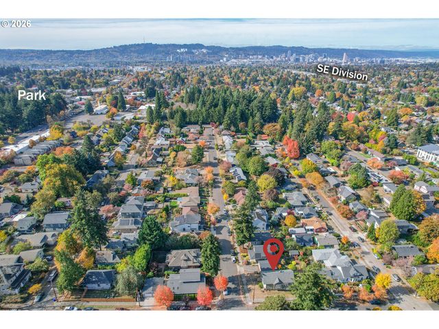 4835 Se KELLY St, Portland, OR 97206