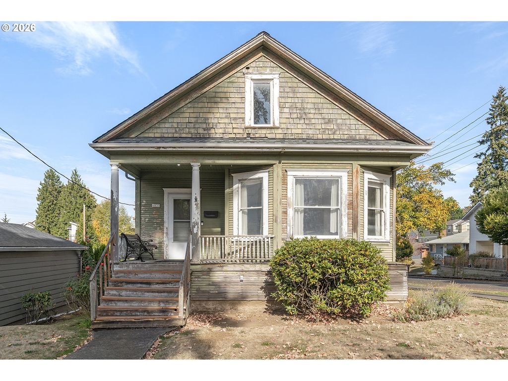 4835 Se KELLY St, Portland, OR 97206