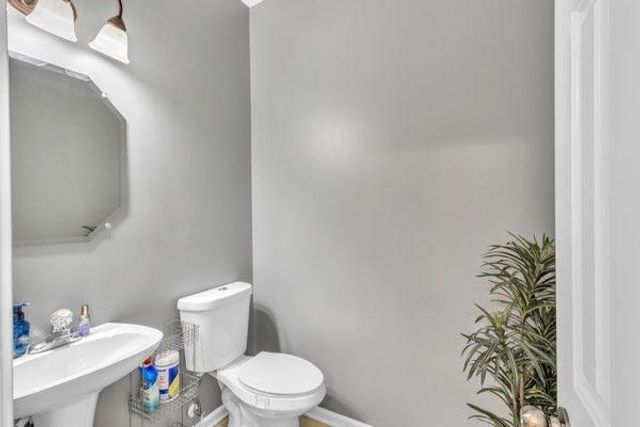 2275 Spin Drift Way, Lawrenceville, GA 30043