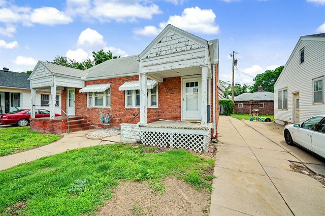 221 Baker St, Salina, KS 67401