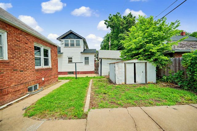 221 Baker St, Salina, KS 67401