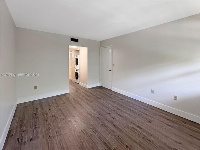 995 SW 84th Avenue 309, Miami, FL 33144