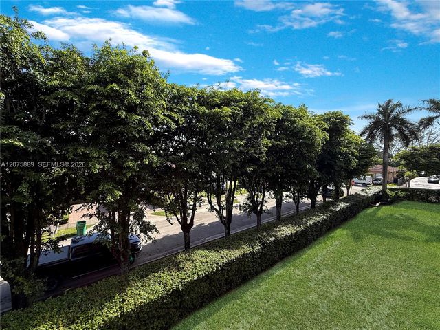 995 SW 84th Avenue 309, Miami, FL 33144