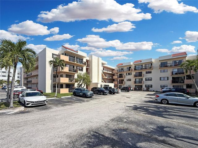 995 SW 84th Avenue 309, Miami, FL 33144