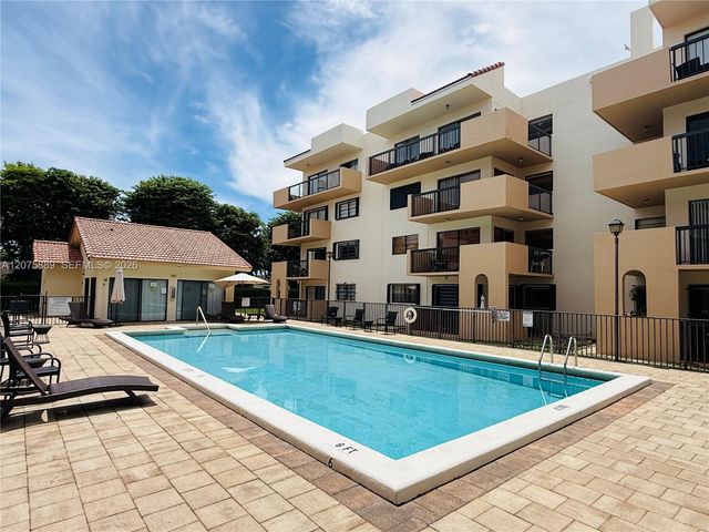 995 SW 84th Avenue 309, Miami, FL 33144