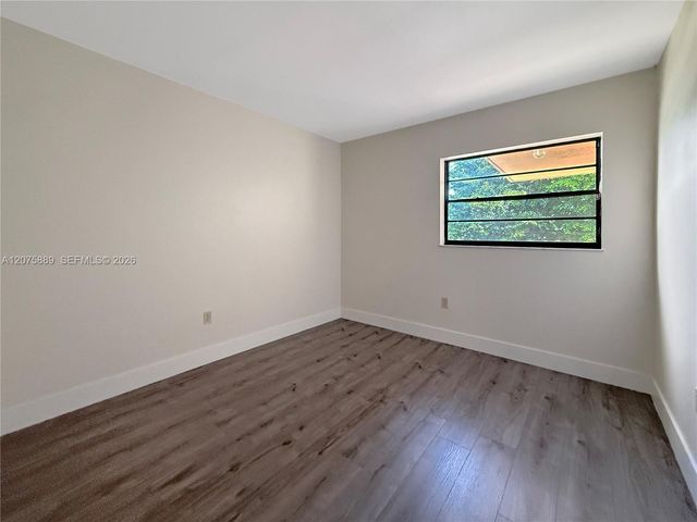 995 SW 84th Avenue 309, Miami, FL 33144