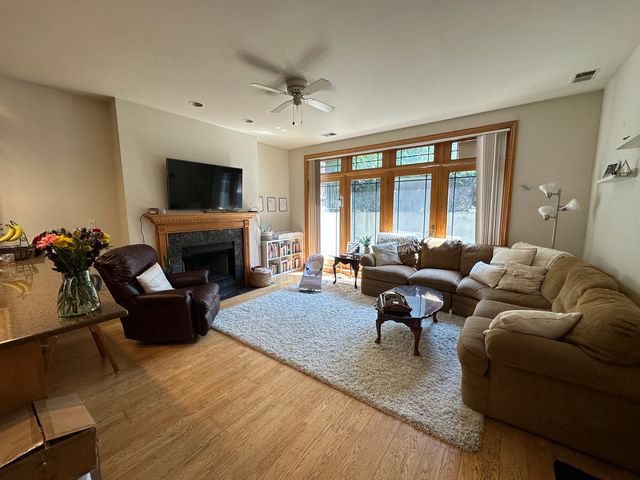 4726 N WINTHROP Avenue G, Chicago, IL 60640