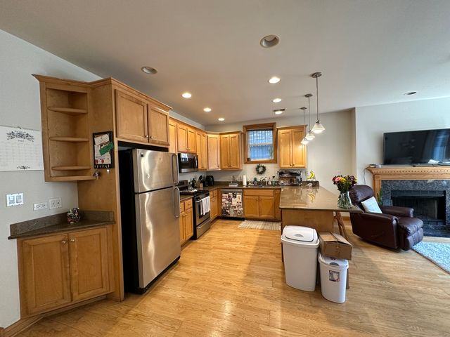 4726 N WINTHROP Avenue G, Chicago, IL 60640