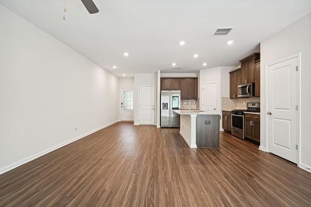 112 Leisure Cove Lane, Mcdonough, GA 30253