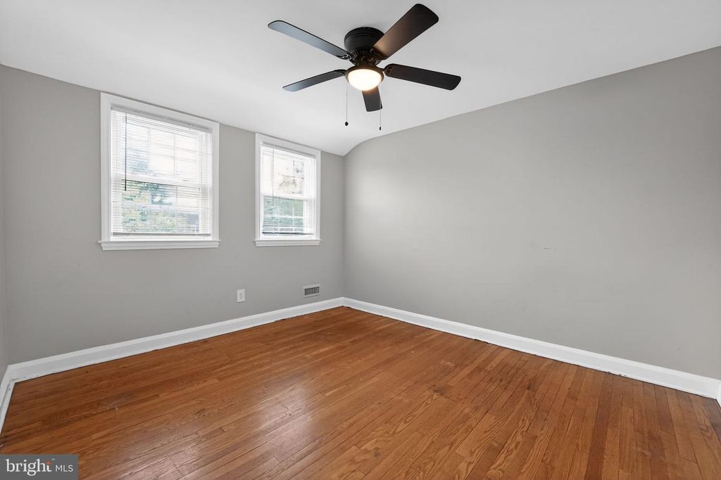 Image 12 of property listing at 8314 LOCH RAVEN BLVD, Towson, MD 21286