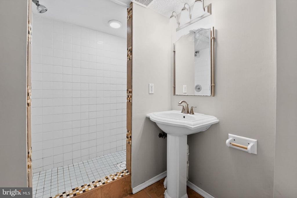 Image 26 of property listing at 8314 LOCH RAVEN BLVD, Towson, MD 21286