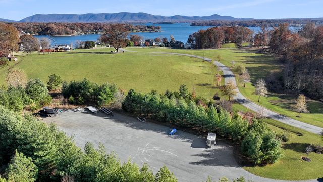 Lot 39 Harbour Island LN, Moneta, VA 24121