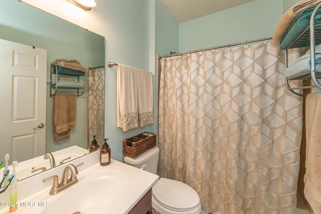 27 Pate Drive, Middletown, NJ 07748