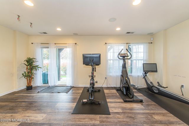 27 Pate Drive, Middletown, NJ 07748