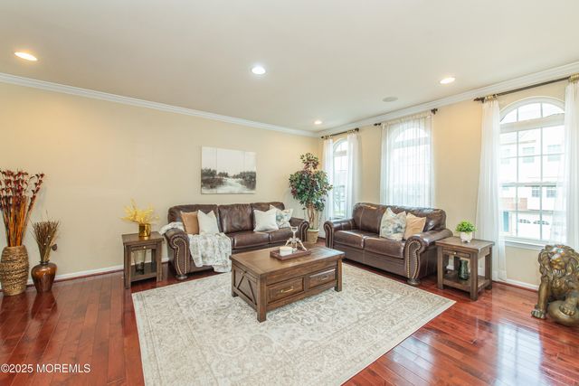 27 Pate Drive, Middletown, NJ 07748