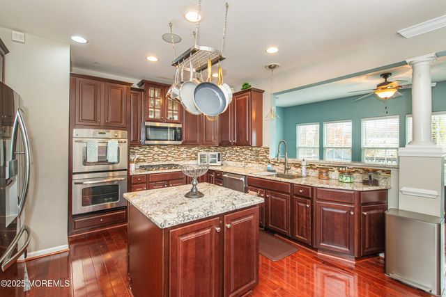 27 Pate Drive, Middletown, NJ 07748