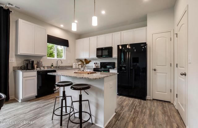 6802 Oak Rock Dr, Louisville, KY 40291